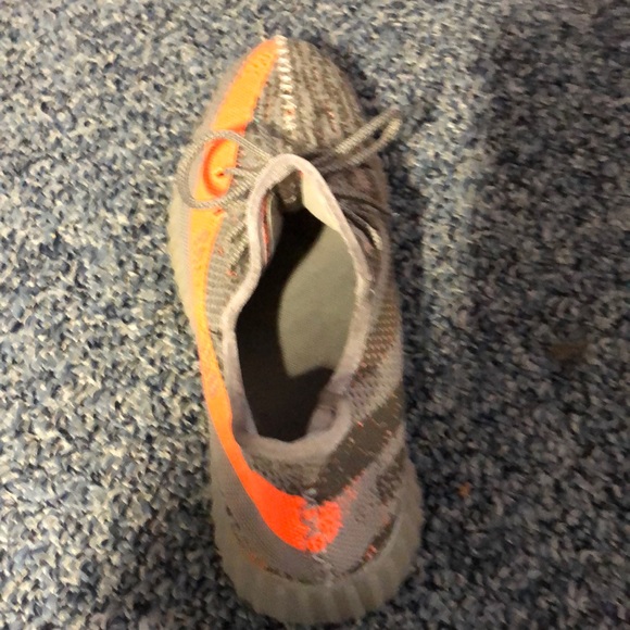 These are brand new boluga yezzeys. - Picture 4 of 4